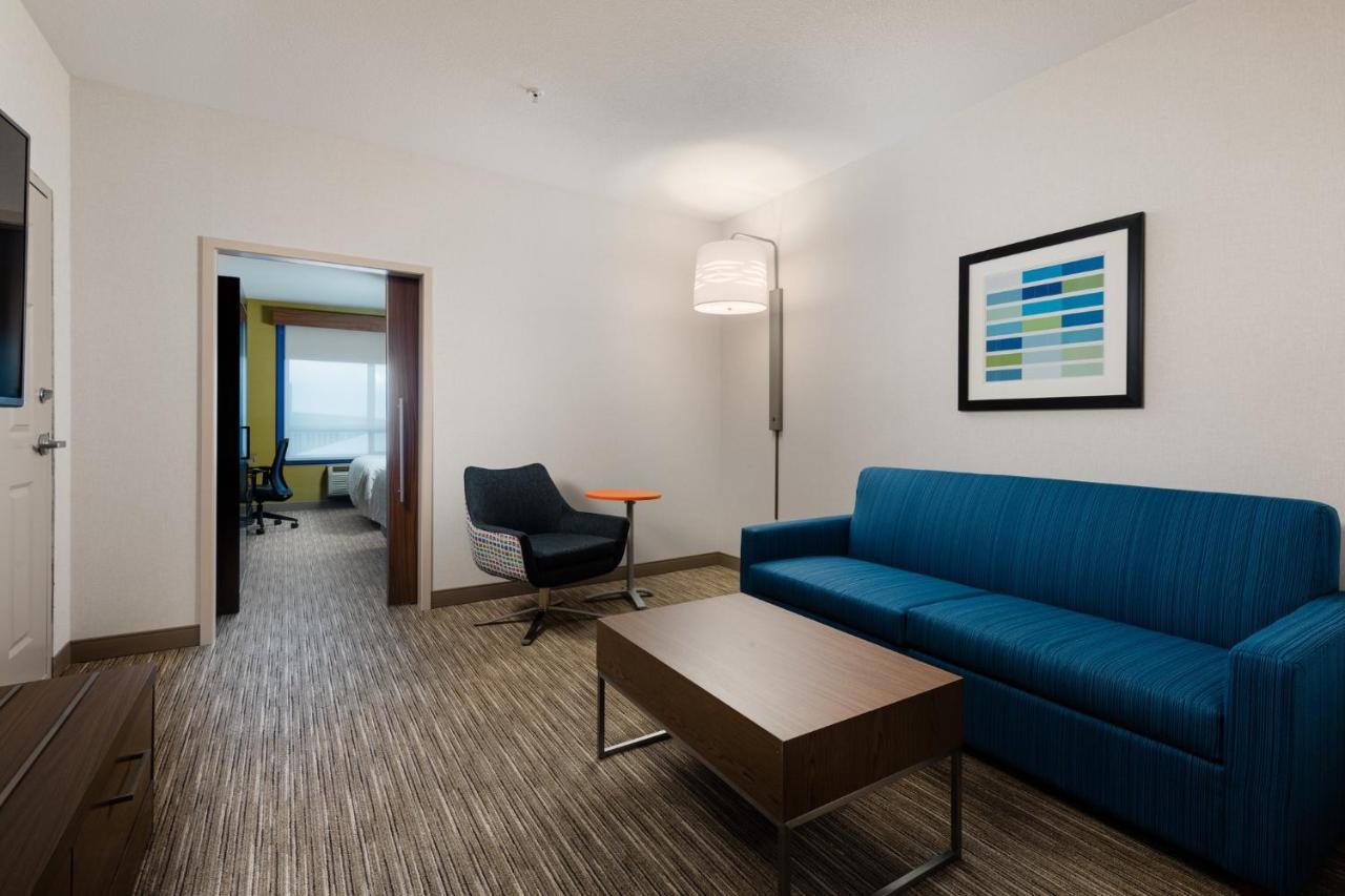 Holiday Inn Express Grande Prairie By Ihg Buitenkant foto