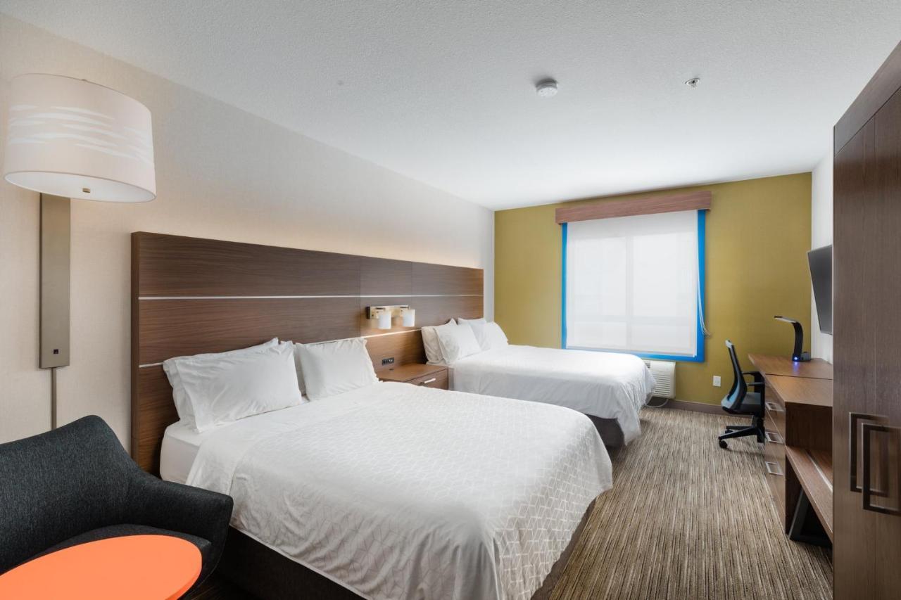 Holiday Inn Express Grande Prairie By Ihg Buitenkant foto