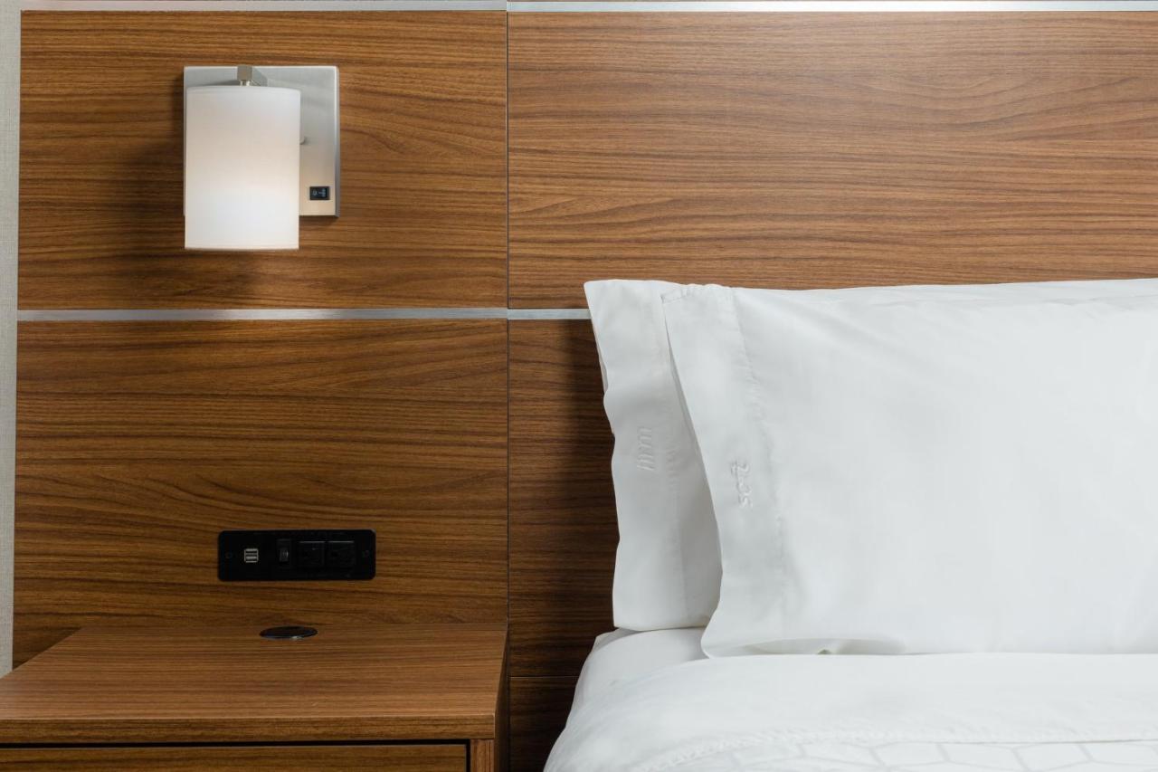 Holiday Inn Express Grande Prairie By Ihg Buitenkant foto