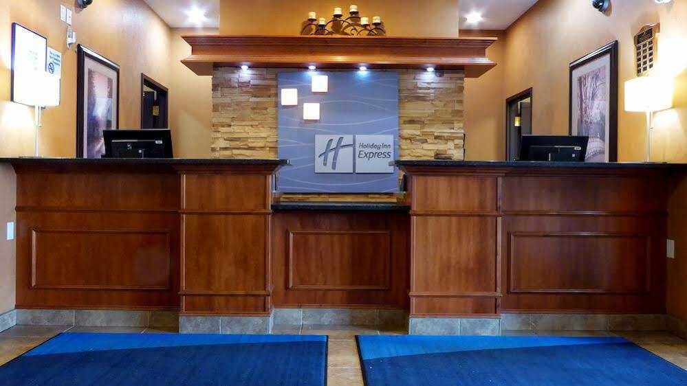 Holiday Inn Express Grande Prairie By Ihg Buitenkant foto