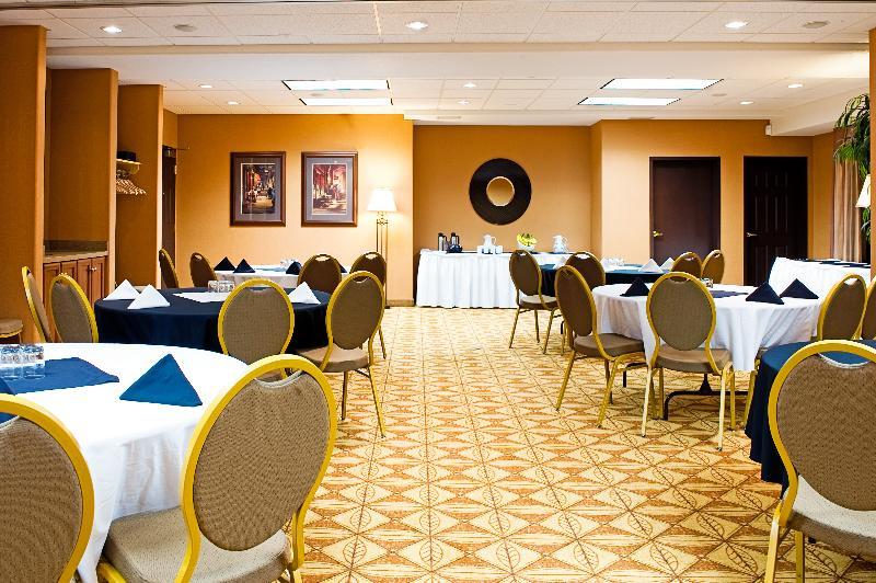 Holiday Inn Express Grande Prairie By Ihg Buitenkant foto