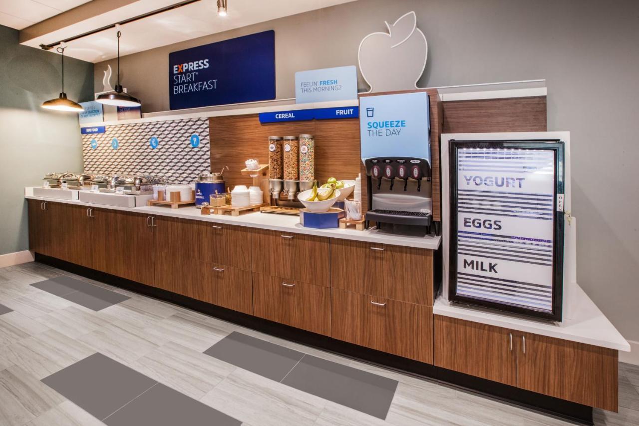 Holiday Inn Express Grande Prairie By Ihg Buitenkant foto